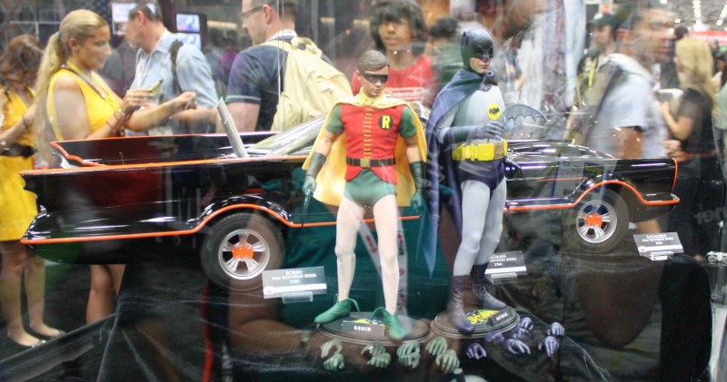 Batman 66 Hot Toys 2.jpg