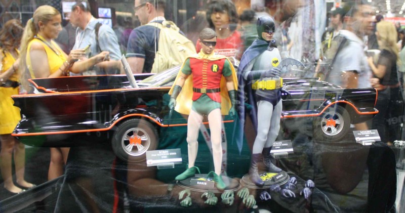 Batman 66 Hot Toys 2.jpg